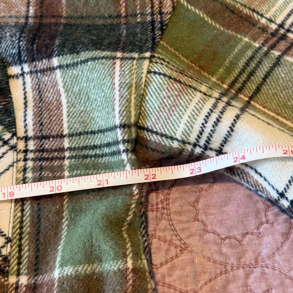 Women's Green Plaid Button-Down Hooded Shirt - Picture 5 of 10